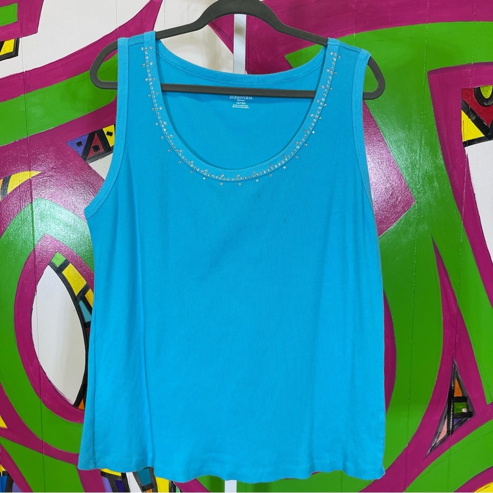 St. John's Bay Woman, Ribbed Jeweled Tank Top. Size 1x. Good Used Condition!